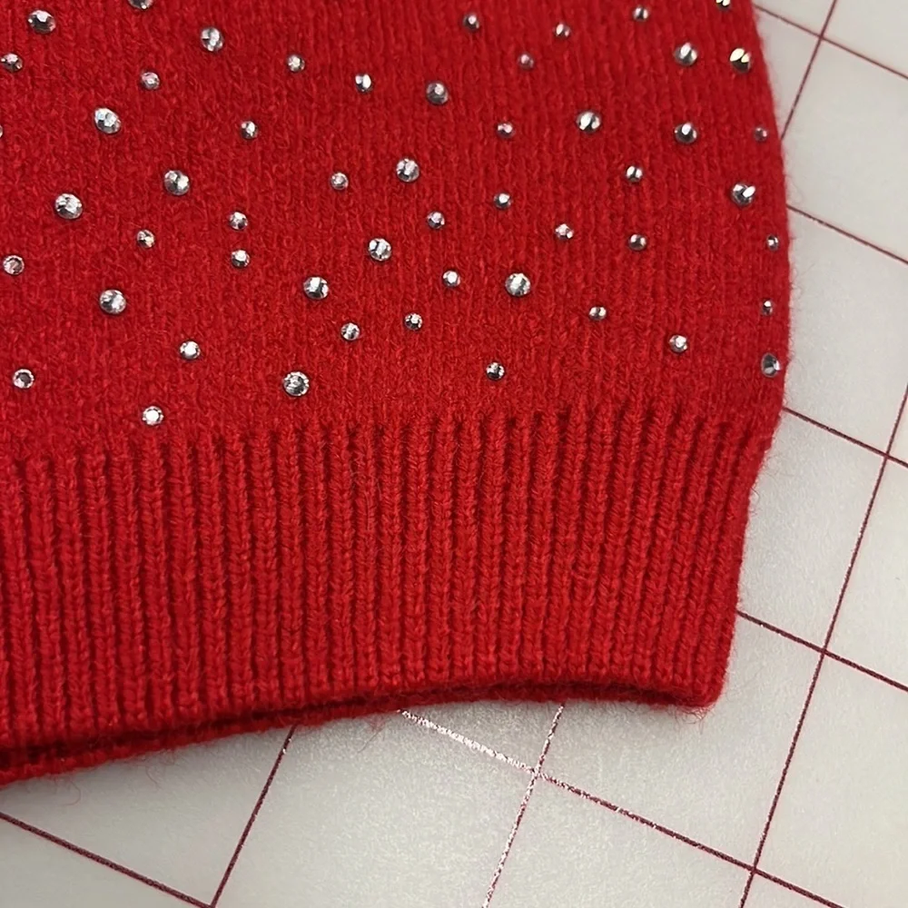 PIA ROSSINI NWT Silver Stud Faux Fur Red Pompom Ribbed Knit Fall/Winter Beanie - Picture 7 of 8